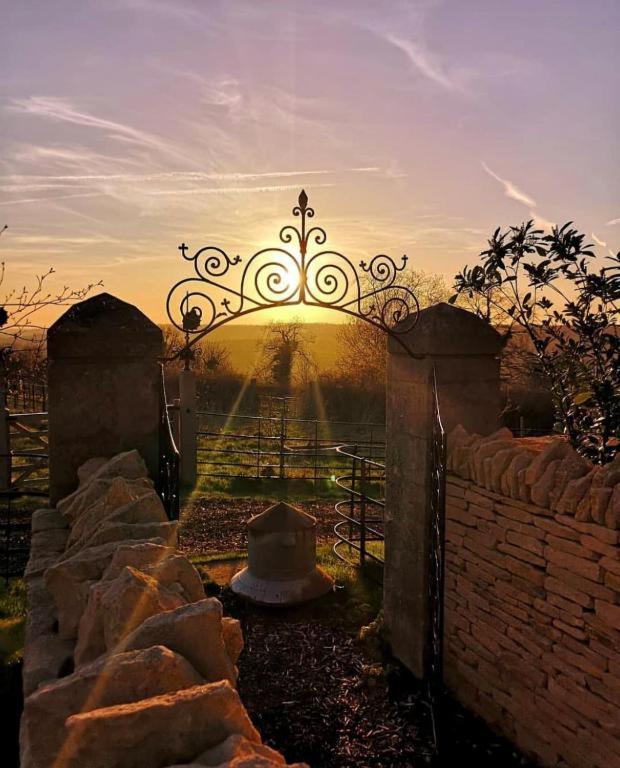 Отель The Rudloe Near Bath - Marco Pierre White Коршам Экстерьер фото
